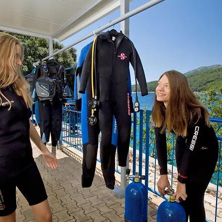 Valamar Camping Marina-2